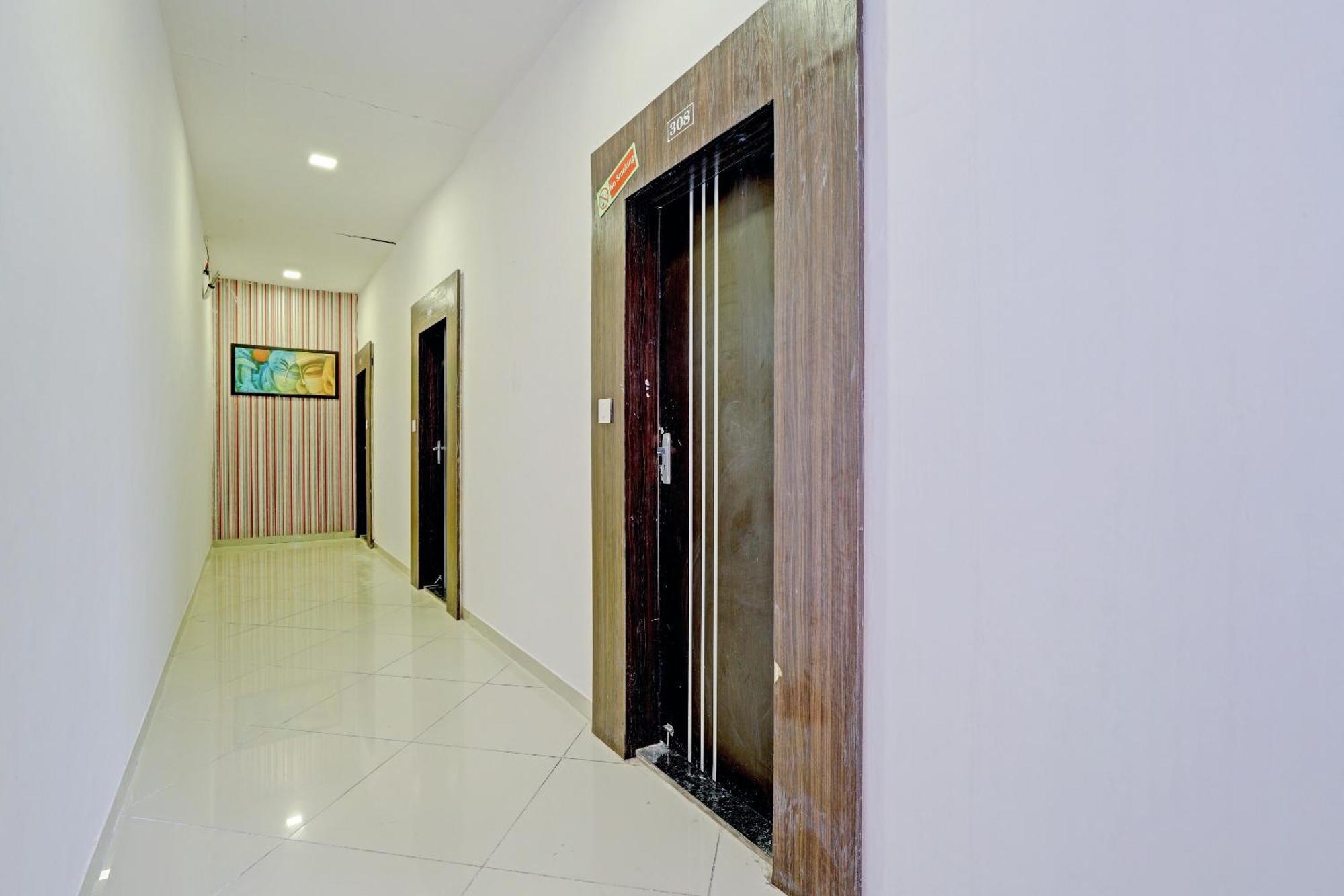 Oyo 11649 Hotel Mahima Gandhinagar Extérieur photo