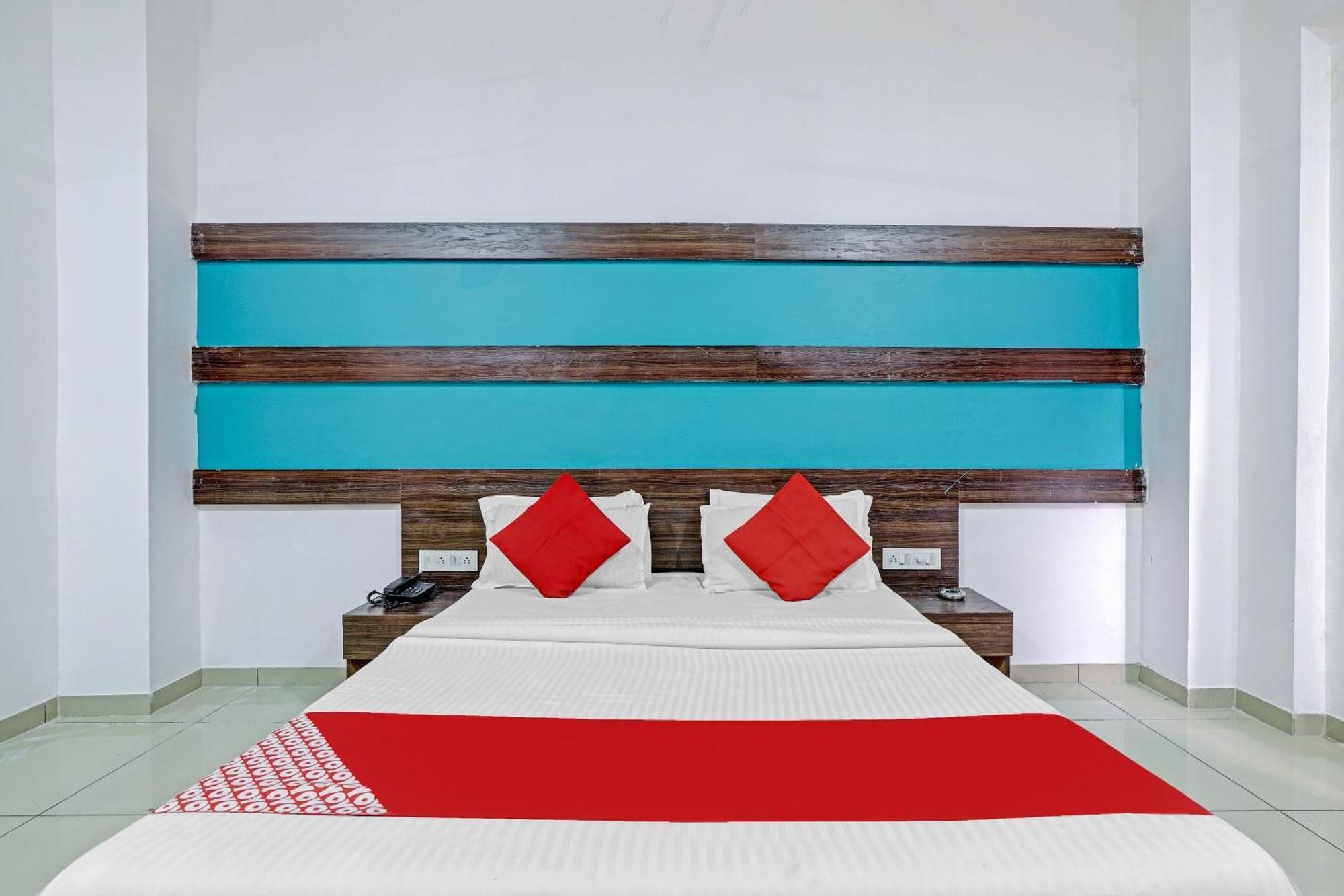 Oyo 11649 Hotel Mahima Gandhinagar Extérieur photo