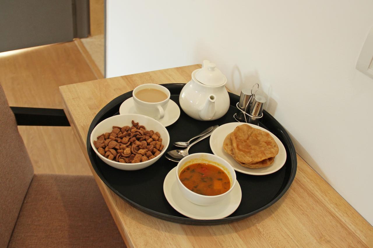 Oyo 11649 Hotel Mahima Gandhinagar Extérieur photo