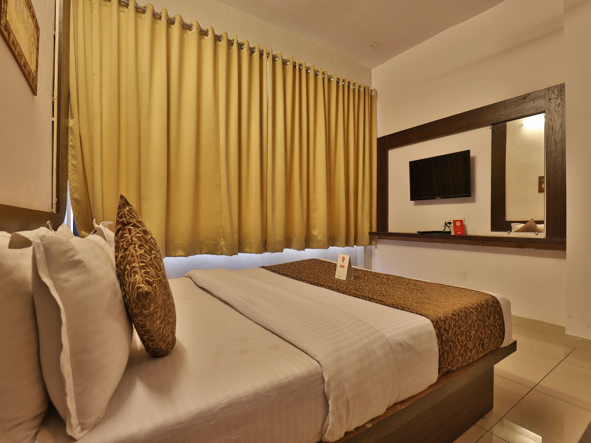 Oyo 11649 Hotel Mahima Gandhinagar Extérieur photo