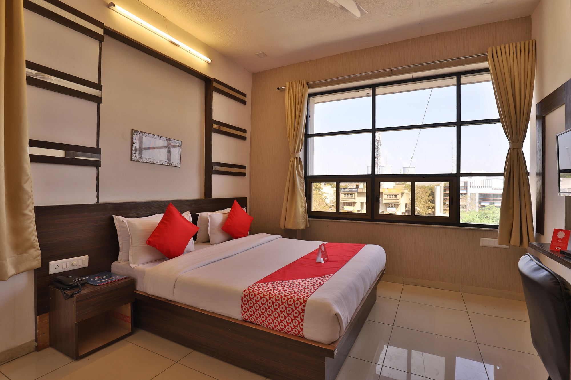 Oyo 11649 Hotel Mahima Gandhinagar Extérieur photo
